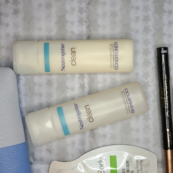 😎HP😜  Misc Bundle: shampoo, conditioner, lotion, eye liner----all unope - Picture 3 of 12